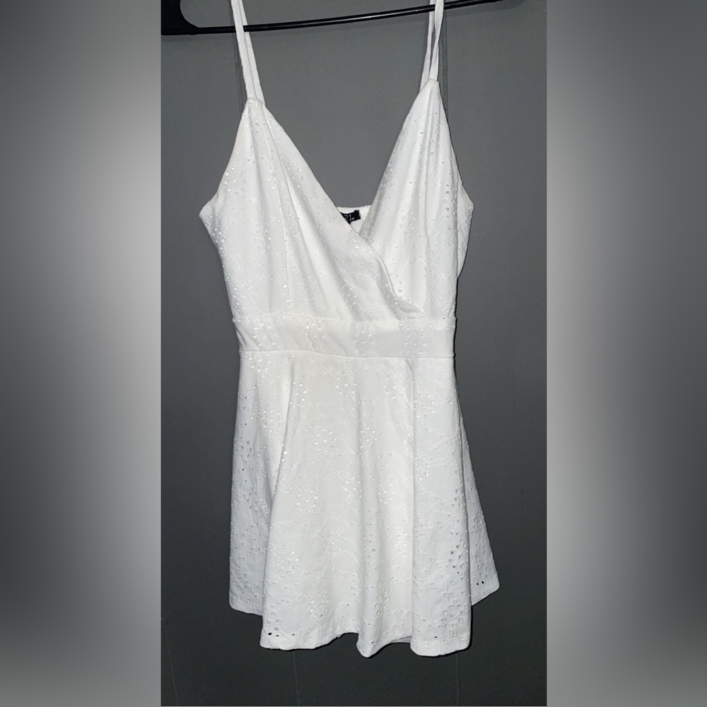 Rue21 white romper size M